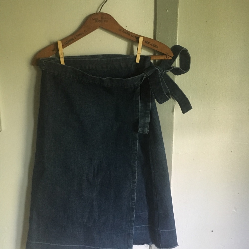 🌈NWOT Modestly Chics Denim Wrap Skirt🌈